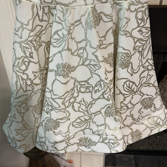 B Darlin party Dress White with Gold Flowers Flowy Size f1 2 Perfect semiformal - Picture 3 of 6